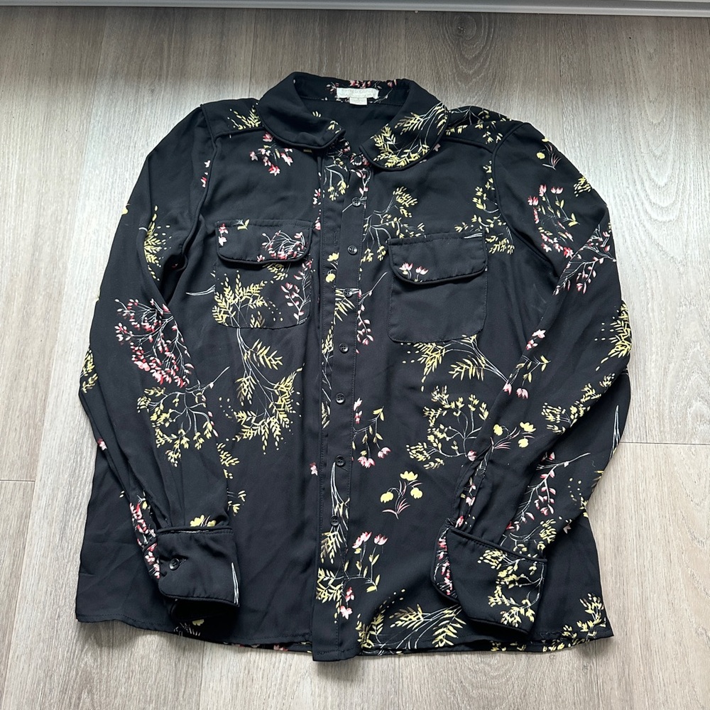 Finn & grace black blouse size small